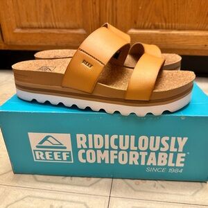 Reef Cushion Vista Hi Sandal - Tan 9.5